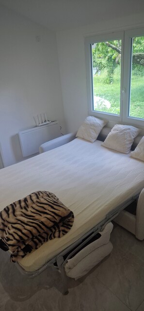Iron/ironing board, WiFi - Cosy studio 15 minutes from Orly airport (Villeneuve-le-Roi)