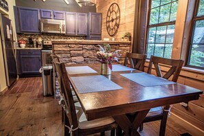 Dining - Best * Enchanted Couple's Cabin Smoky Mts Escape (Sevierville)