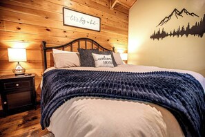 Room - Best * Enchanted Couple's Cabin Smoky Mts Escape (Sevierville)