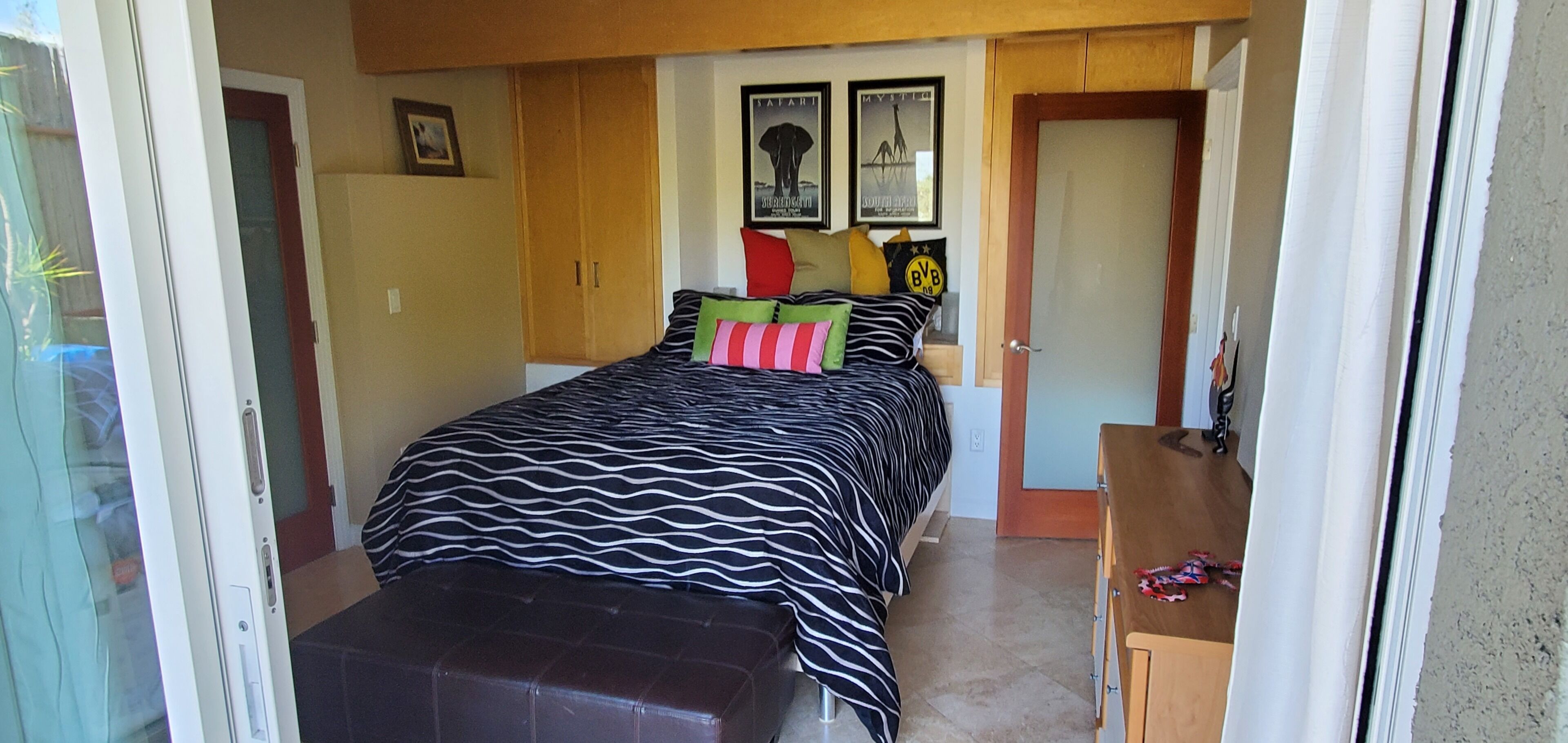 1 chambre, fer et planche à repasser, Wi-Fi gratuit, draps fournis