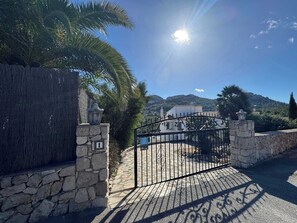Property grounds - Wonderful apartment with private poo and sea-view (Dénia)