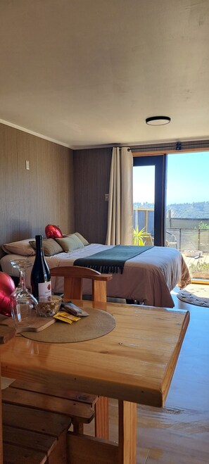 1 bedroom, Internet, bed sheets - Romantic Getaway Suite with outdoor jacuzzi (O'Higgins)