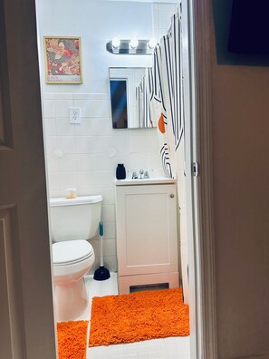 Dusche, Handtücher, Seife, Toilettenpapier