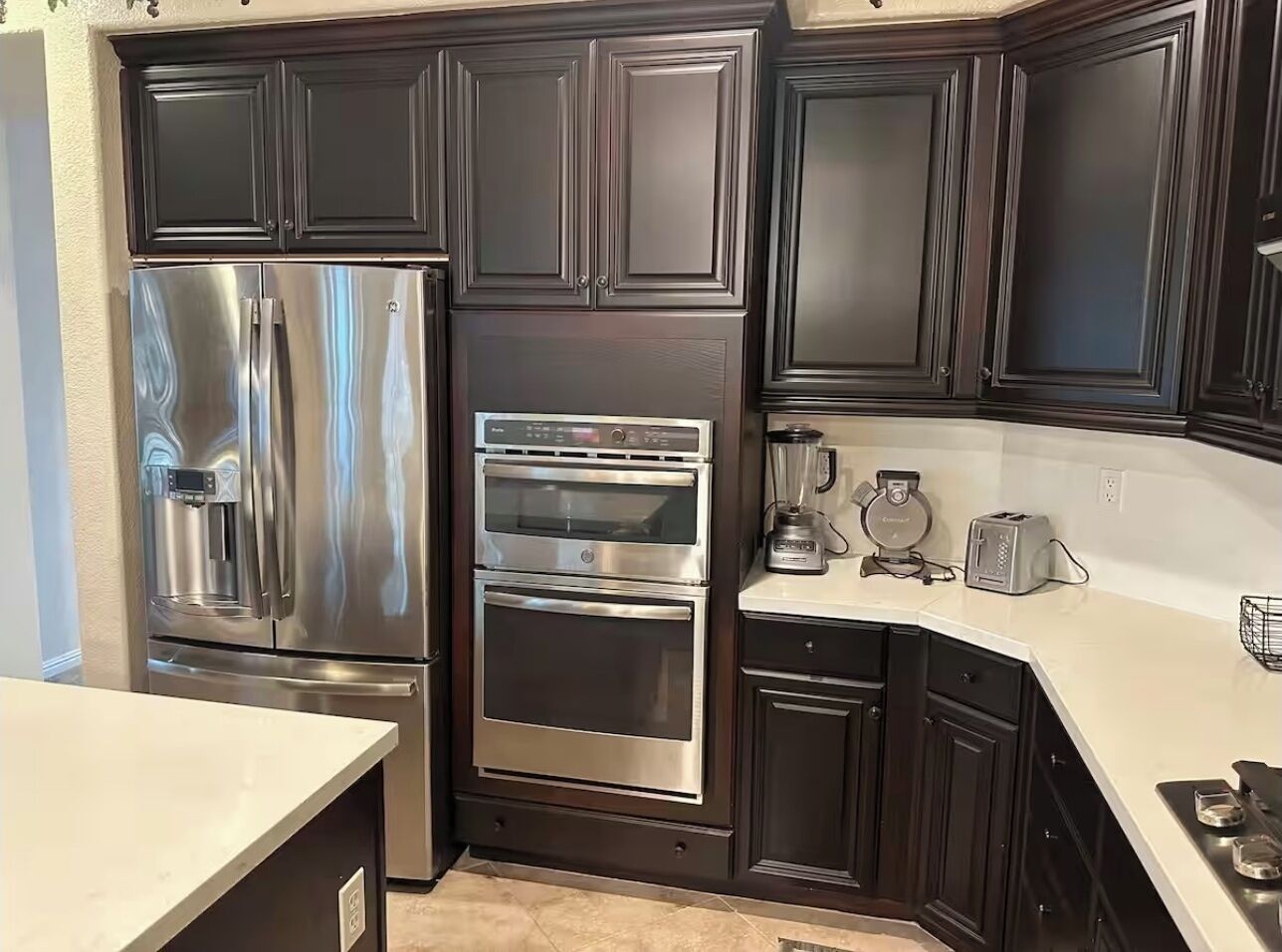 Refrigerador, microondas, horno y parrilla de estufa 