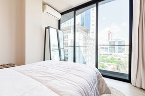 Svit Deluxe - utsikt mot staden | Gratis wi-fi
