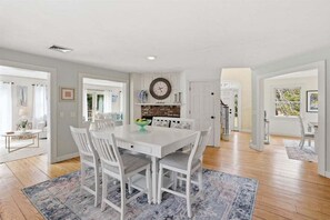 Dining - 80 East 080-EL - Modern comfort and convenience in Eastham (Eastham)