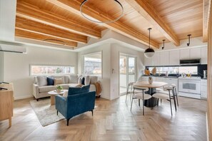 Living area - MIMS (Portland)