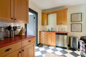 Private kitchen | Cookware/dishes/utensils