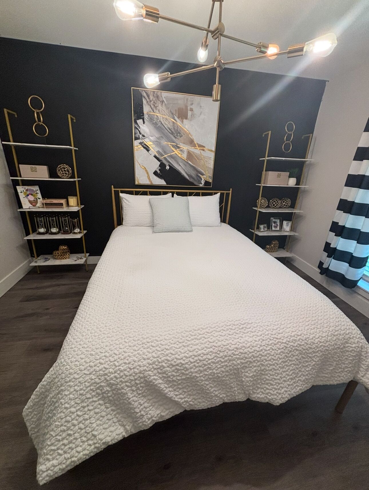 5 bedrooms, iron/ironing board, WiFi