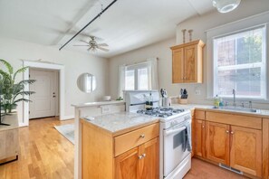 Private kitchen - Mississippi Ave Stay (Portland)