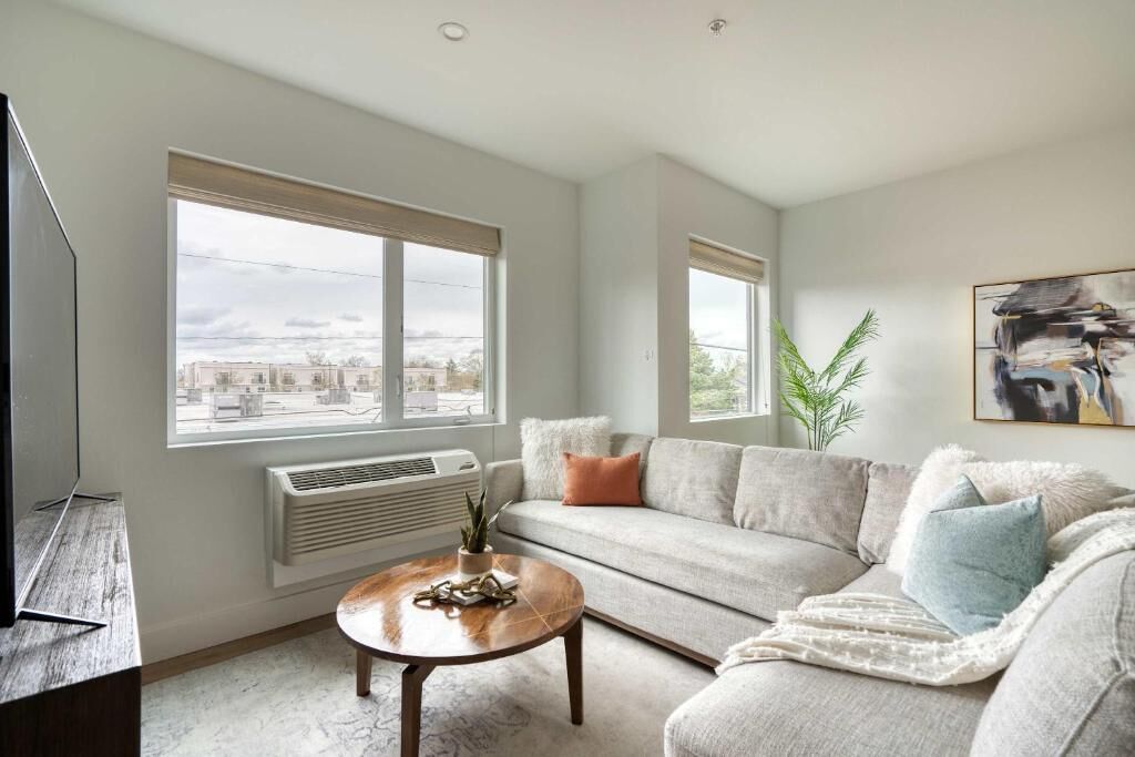 Basic Apartment | Living area