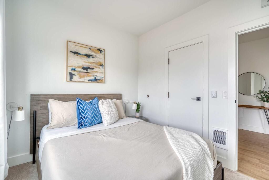 Basic Apartment | Iron/ironing board, free WiFi