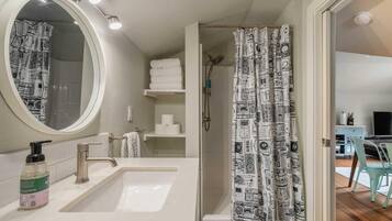 Apartment | Bathroom