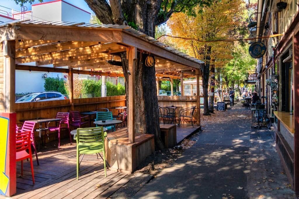 Outdoor dining
