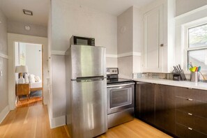 Apartment | Private kitchen | Fridge, cookware/dishes/utensils