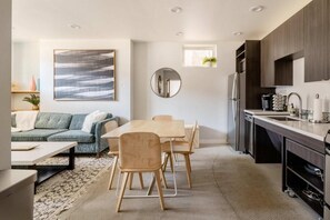 Deluxe Apartment | Interior