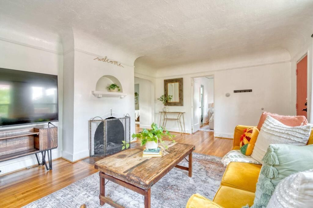 Basic House | Living area