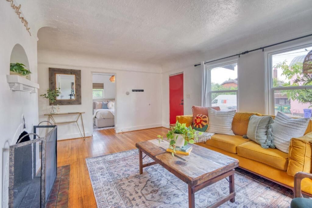 Basic House | Living area