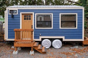 Studio Suite | Exterior