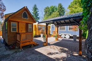 Studio | Exterior