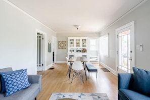 Basic House | Interior