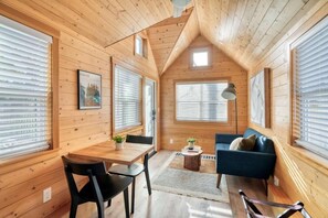Studio | Tempat makan