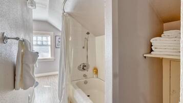 Apartment | Bathroom | Free toiletries, hair dryer, towels, soap
