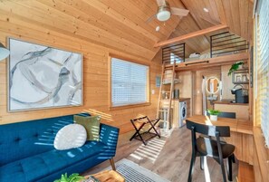 Studio | Living area