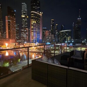Apartment, 2 Bedrooms | Property grounds - Charming 2-bedroom Apartment in Central Melbourne (Melbourne)