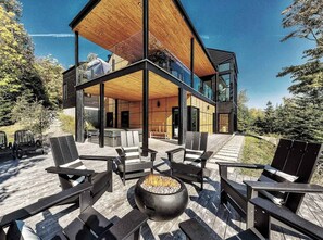 Terrace/patio - Secret Charlevoix | River View & Spa (Les Éboulements)