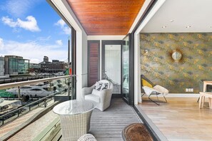 Terrace/patio - Gorgeous 2-Bed 2-Bath Harbour View Stunner (Auckland City)