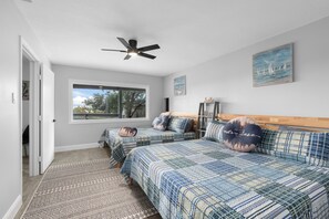 4 bedrooms, iron/ironing board, WiFi, bed sheets - Premium 4BR Canyon Lake Getaway I Comfort & Views! (Canyon Lake)
