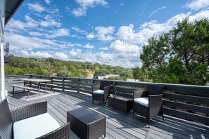 Outdoor dining - Premium 4BR Canyon Lake Getaway I Comfort & Views! (Canyon Lake)