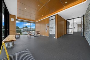 Interior - Chic Designer Studio Steps from Newmarket (Auckland City)
