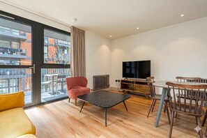 House - Modern City Elegance (London)