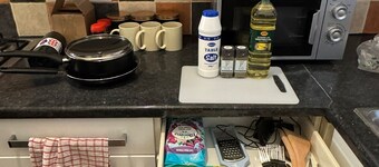 Cozy Modern Stay Near Bradford City Centre With Workspace & Fast Wi-Fi