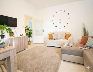 TV - Holiday apartment near the sea (Arma di Taggia)