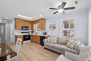 Interior - 7031 Lobster Lane - Golf Cart Included (Myrtle Beach)