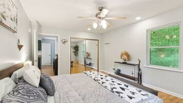 3 bedrooms, iron/ironing board, free WiFi, bed sheets