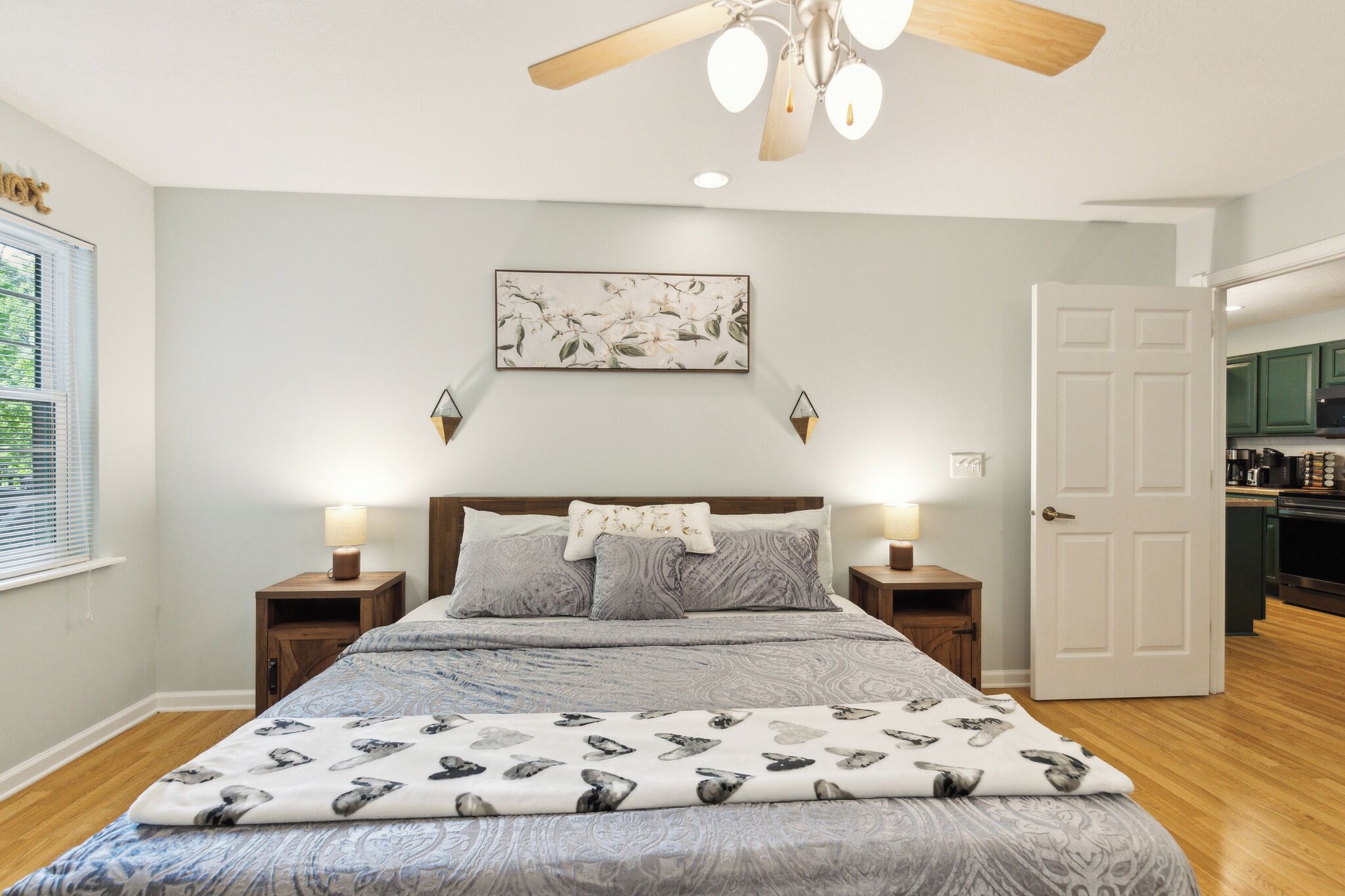 3 bedrooms, iron/ironing board, free WiFi, bed sheets