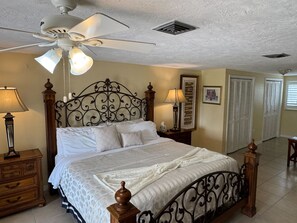 4 chambres, fer et planche à repasser, Wi-Fi gratuit, draps fournis