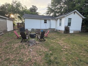 Terrace/patio - Whitehorse Cottage- Charming 2 bedroom cottage in charming Greenville SC (Greenville)