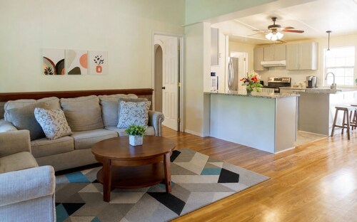 Cozy 3BR Bainbridge Island Home with Large Fenced Yard Near Ferry & Town