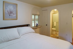 3 bedrooms, in-room safe, iron/ironing board, travel crib