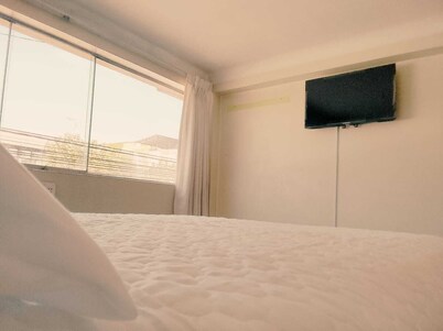 Main Ave Spot : Premium White Linens+ Top Safety