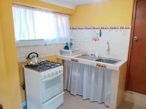 Private kitchen - White Apartment (Cusco)