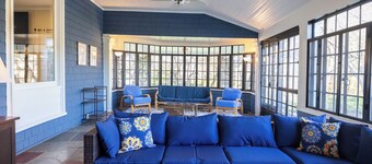 Perfect 4-bedroom/2 bathroom house with AC in charming Narragansett