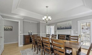 Dining - Elegant Saratoga Lake House with Private Beach - 7 Bedrooms - Sleeps 20 (Saratoga Springs)