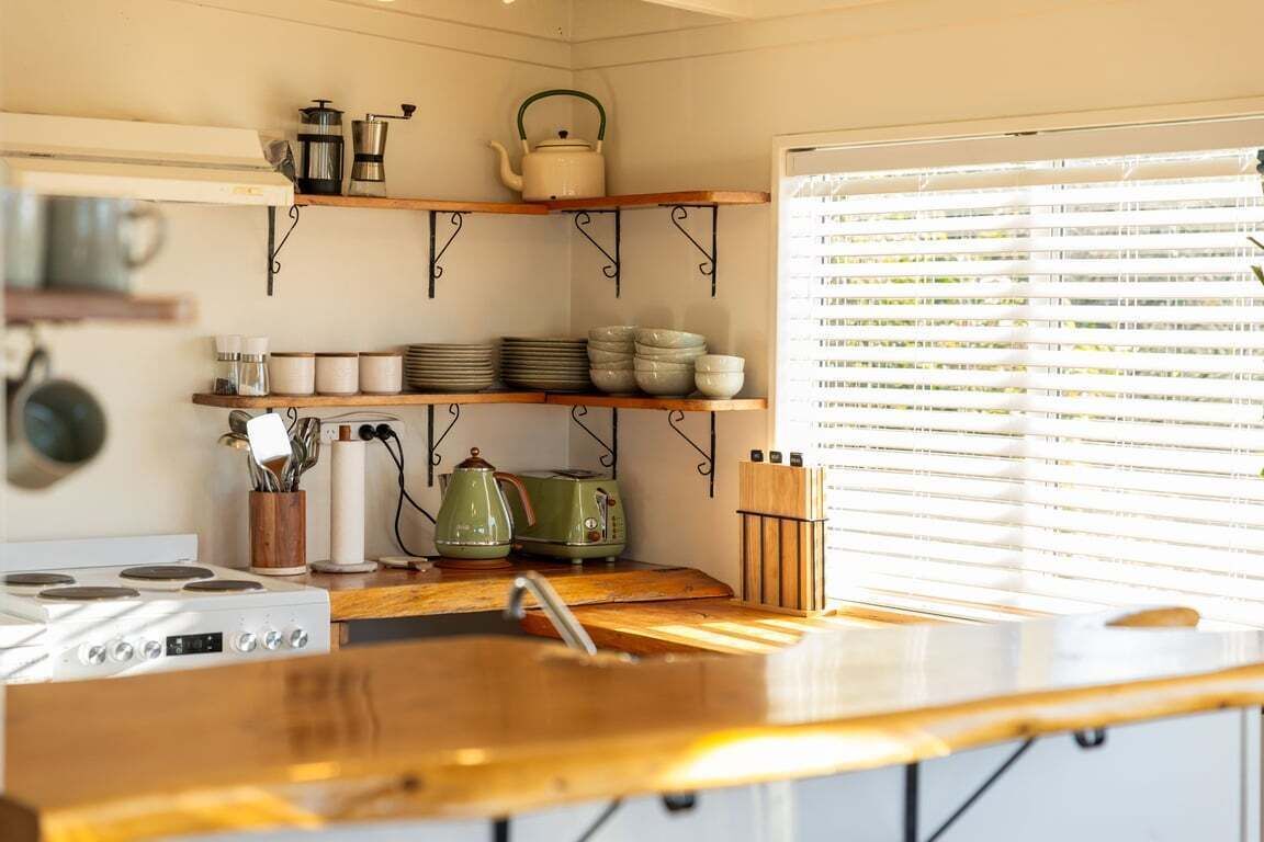 Microwave, dishwasher, electric kettle, toaster