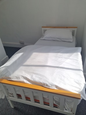 Iron/ironing board, WiFi, bed sheets